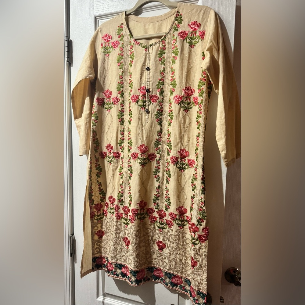 Shalwar Kameez top Tan and flower embroidered
